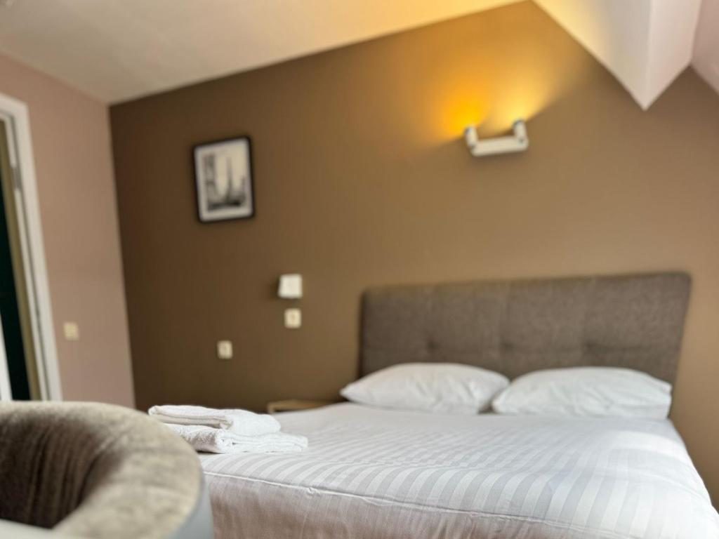 Chambre Taupe — Family Hotel Wavre