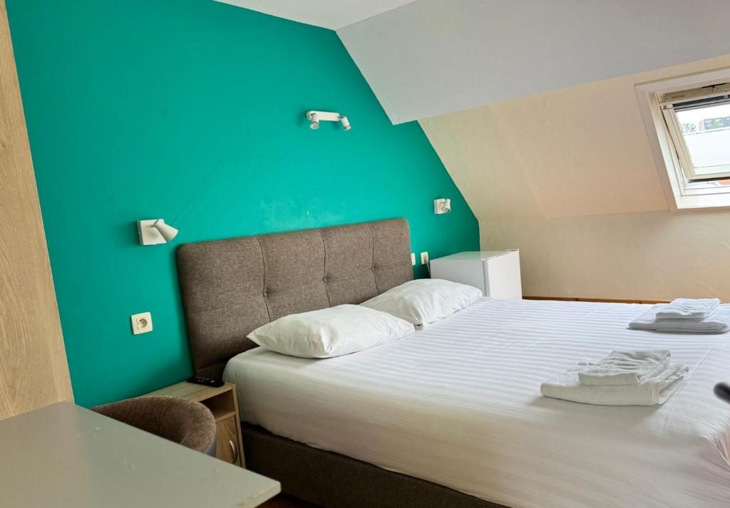 Chambre Sarcelle — Family Hotel Wavre