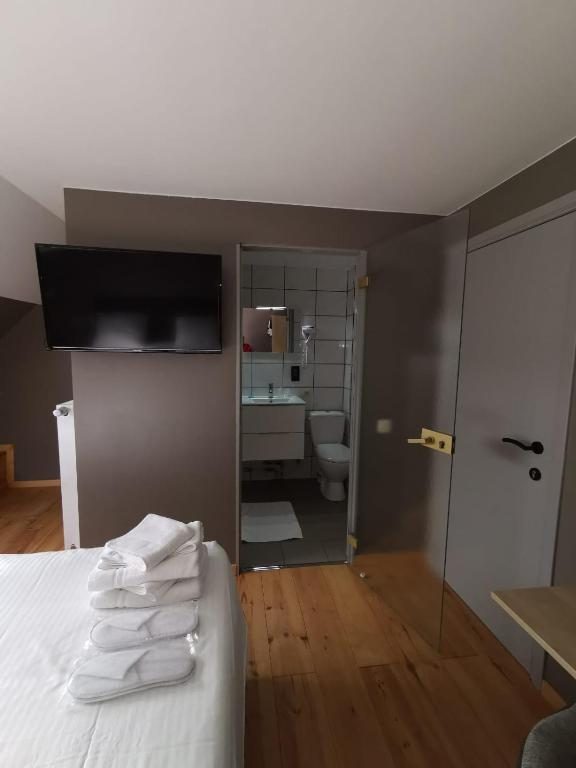 Chambre avec salle de bain privative — Family Hotel Wavre